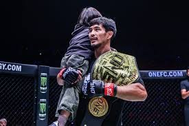 足球国足后防稳固，连续三场零封对手